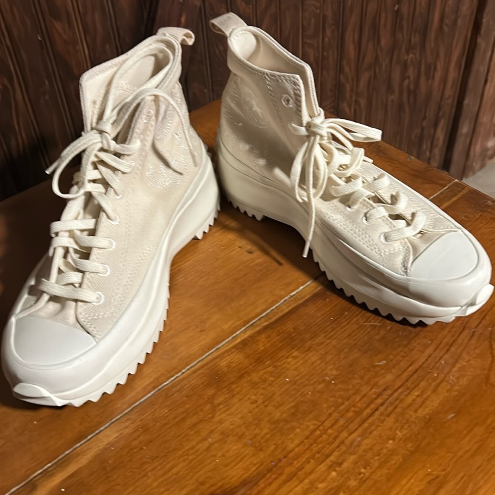Womens high top Chuck Taylor style Converse sneakers. Size 9.5